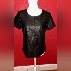 Womens black faux leather top short sleeves zips in back size med never worn